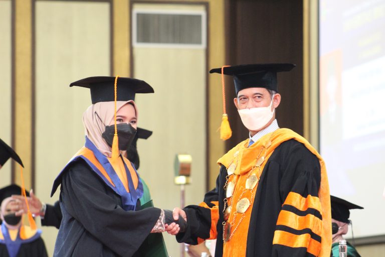 Sidang Senat Terbuka Wisuda Sarjana S1 Manajemen Dan D3 Akuntansi