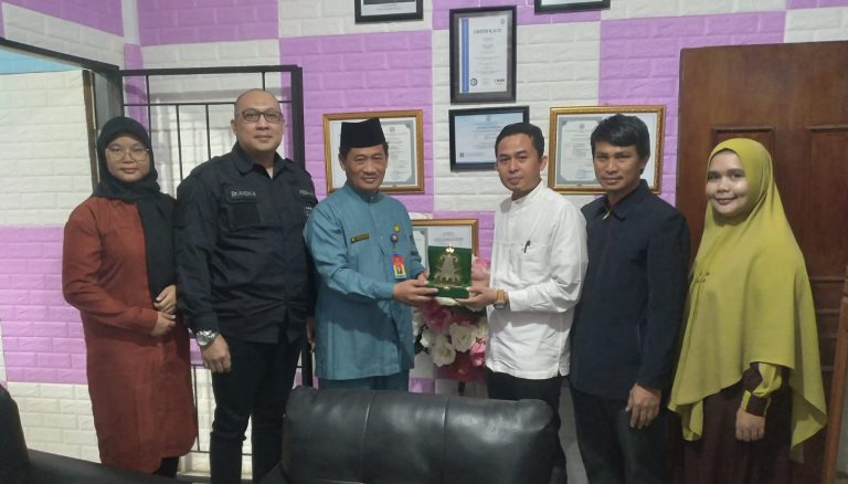 KERJASAMA FAKULTAS EKONOMI DAN BISNIS UNIVERSITAS IBNU SINA DENGAN SMK AL-JABAR BATAM DALAM RANGKA MENYUKSESKAN PROGRAM KAMPUS MERDEKA
