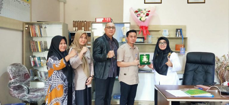 Penandatanganan (Memorandum of Agreement) MoA dan (Implementation Agreement) IA antara Fakultas Ekonomi Dan Bisnis UIS Dengan SMAN 18 Batam