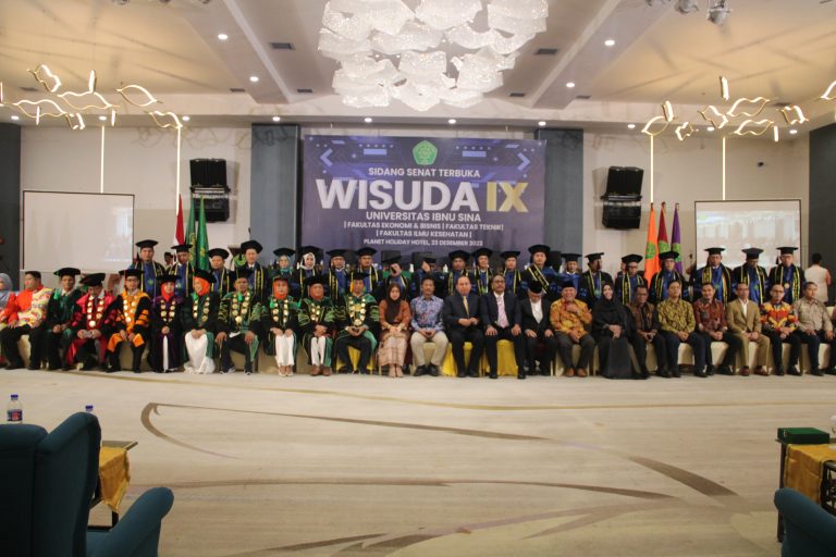 PENGUKUHAN 272 MAHASISWA/Wi UIS, LULUSAN BAIK SAJRANA MAUPUN PASCA SARJANA HARUS MEMILIKI MENTAL YANG TANGGUNG DALAM MENGHADAPI BERBAGAI TANTANGAN KEDEPAN.
