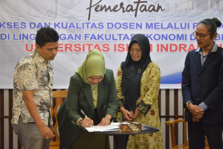 Penandatanganan Implemetasi Agreement (IA) Prodi S1 Manajemen FEB UIS dengan Prodi S1 Manajemen, S1 Akuntansi dan S1 Bisnis Digital FEB UNISI.