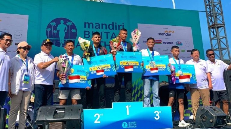 Mahasiswa Universitas Ibnu Sina Raih Juara 3 Bintan Marathon 2024