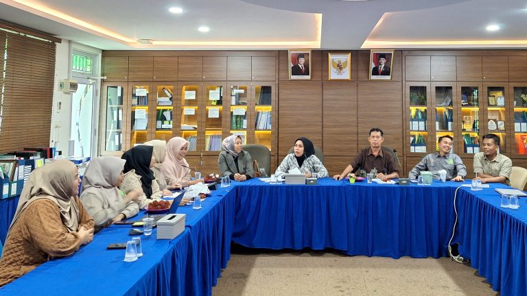 FEB Universitas Ibnu Sina Gelar Rapat Kebijakan Honorarium Dosen Pembimbing dan Penguji Tugas Akhir