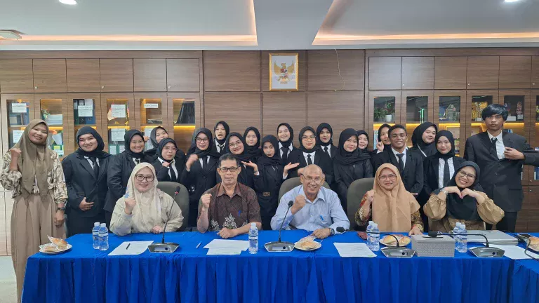 Sidang Skripsi dan Seminar Proposal S1 Akuntansi FEB UIS Berjalan Lancar